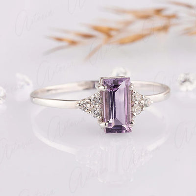 What does the amethyst ring symbolize?