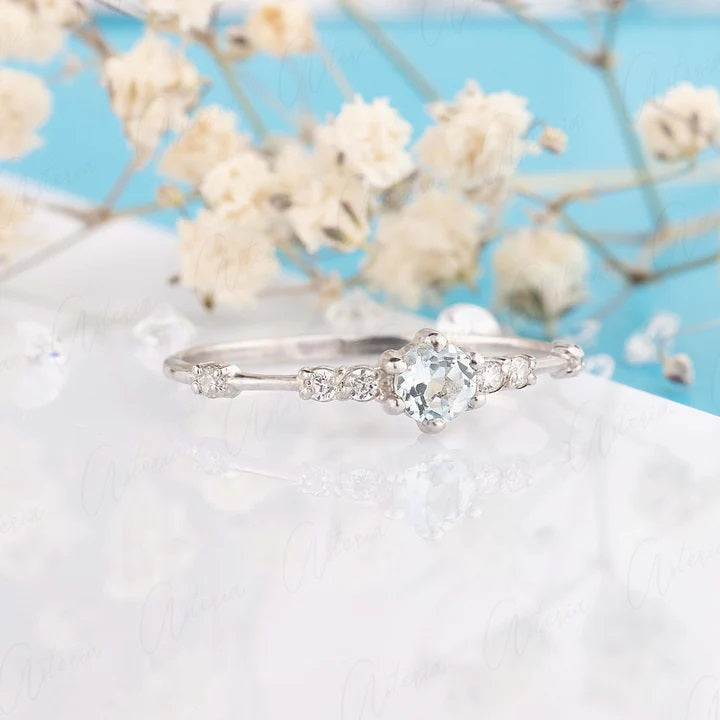 Main Differences Between Aquamarine and Diamond for Engagement Rings