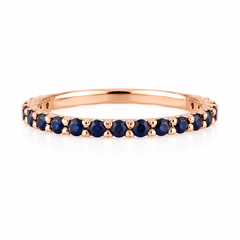 Zierlicher Damen-Ehering oder Stapelring aus 14 Karat Roségold mit Saphir-Pavé, halb umlaufend