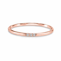 Delicado anillo de promesa minimalista de oro rosa de 14k con 3 diamantes para ella