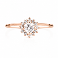 Delicado y elegante anillo de compromiso de oro rosa de 14k con halo de diamantes para mujer