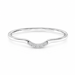 Delicado anillo de boda o apilable para mujer de oro blanco de 14k con diamantes curvos minimalista