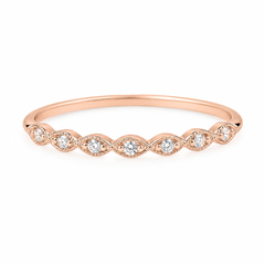 Zierlicher minimalistischer Damen-Ehering oder Stapelring aus 14 Karat Roségold mit Diamanten im Halbbund