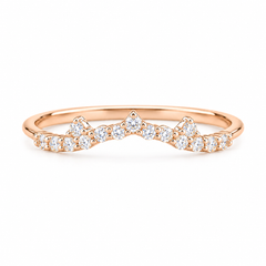 Feiner minimalistischer Damen-Ehering aus 14 Karat Gelbgold mit geschwungenem Chevron-Muster und Diamanten