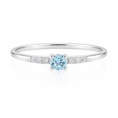 Anillo de promesa minimalista de oro blanco de 14k con topacio azul suizo y diamantes para ella