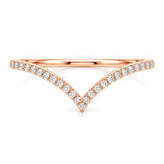 Feiner minimalistischer Damen-Ehering aus 14 Karat Gelbgold mit geschwungenem Chevron-Muster und Diamanten