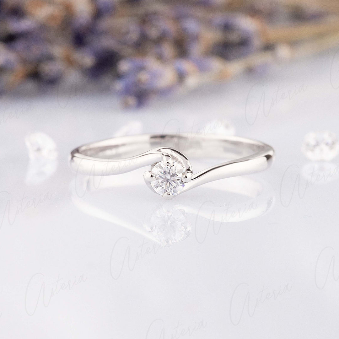Promise Rings Engagement Rings Simple And Elegant Dainty Simple